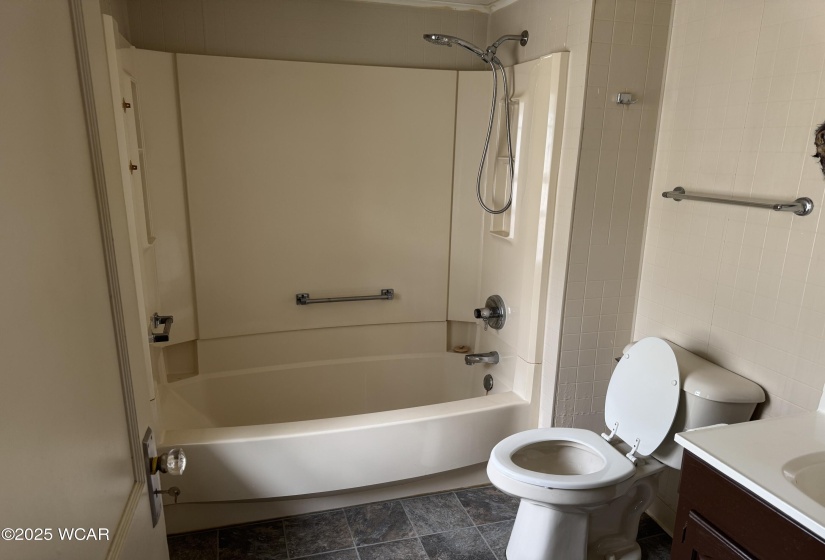 638 HAZEL AVE., Lima, Ohio, 2 Bedrooms Bedrooms, ,1 BathroomBathrooms,Residential,For Sale,HAZEL AVE.,307296