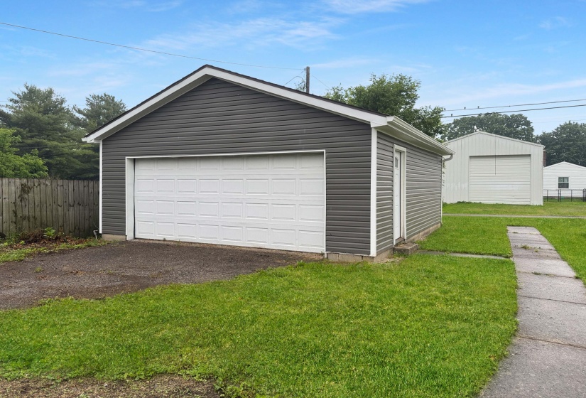 Detached Garage