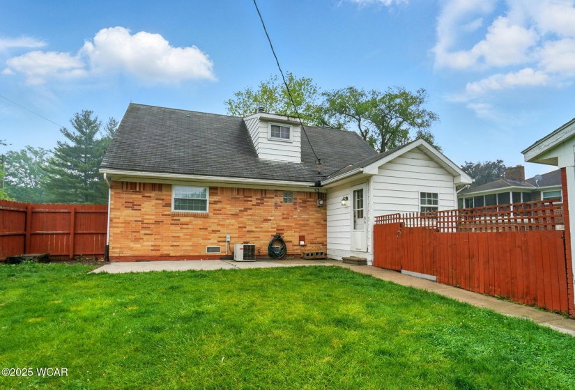 1572 Clinton Street, Defiance, Ohio, 3 Bedrooms Bedrooms, ,2 BathroomsBathrooms,Residential,For Sale,Clinton,307312
