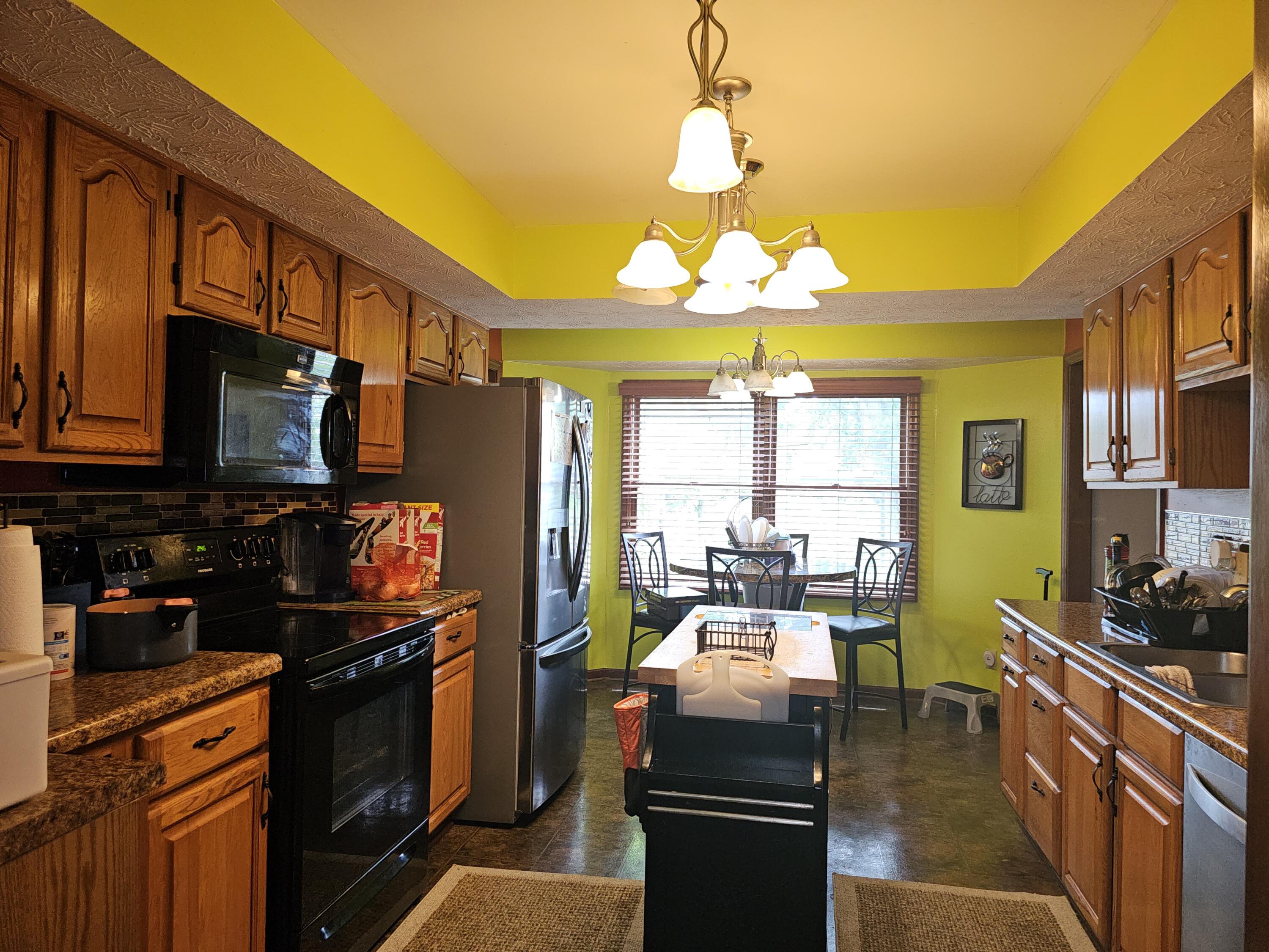1308 Stonyridge Avenue, Troy, Ohio 45373