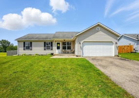 203 Berschet Drive, South Charleston, Ohio 45368, 3 Bedrooms Bedrooms, ,2 BathroomsBathrooms,Residential,For Sale,Berschet,1039211