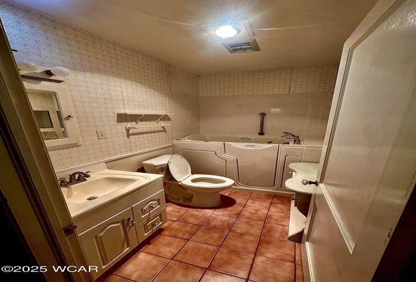 1570 Southwood Drive, Lima, Ohio, 2 Bedrooms Bedrooms, ,2 BathroomsBathrooms,Residential,For Sale,Southwood,307320