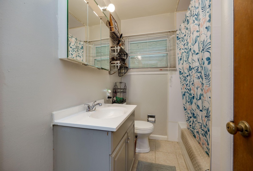 17-web-or-mls-1022-adams-st