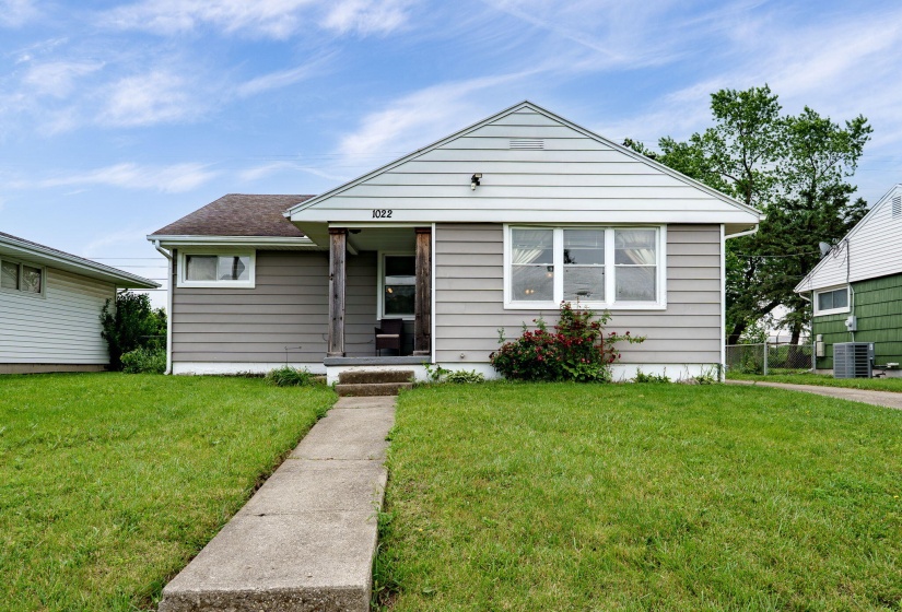 1-web-or-mls-1022-adams-st