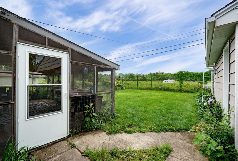 29-web-or-mls-1022-adams-st