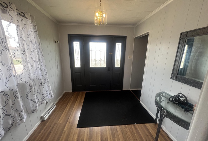 Front Entry/Foyer