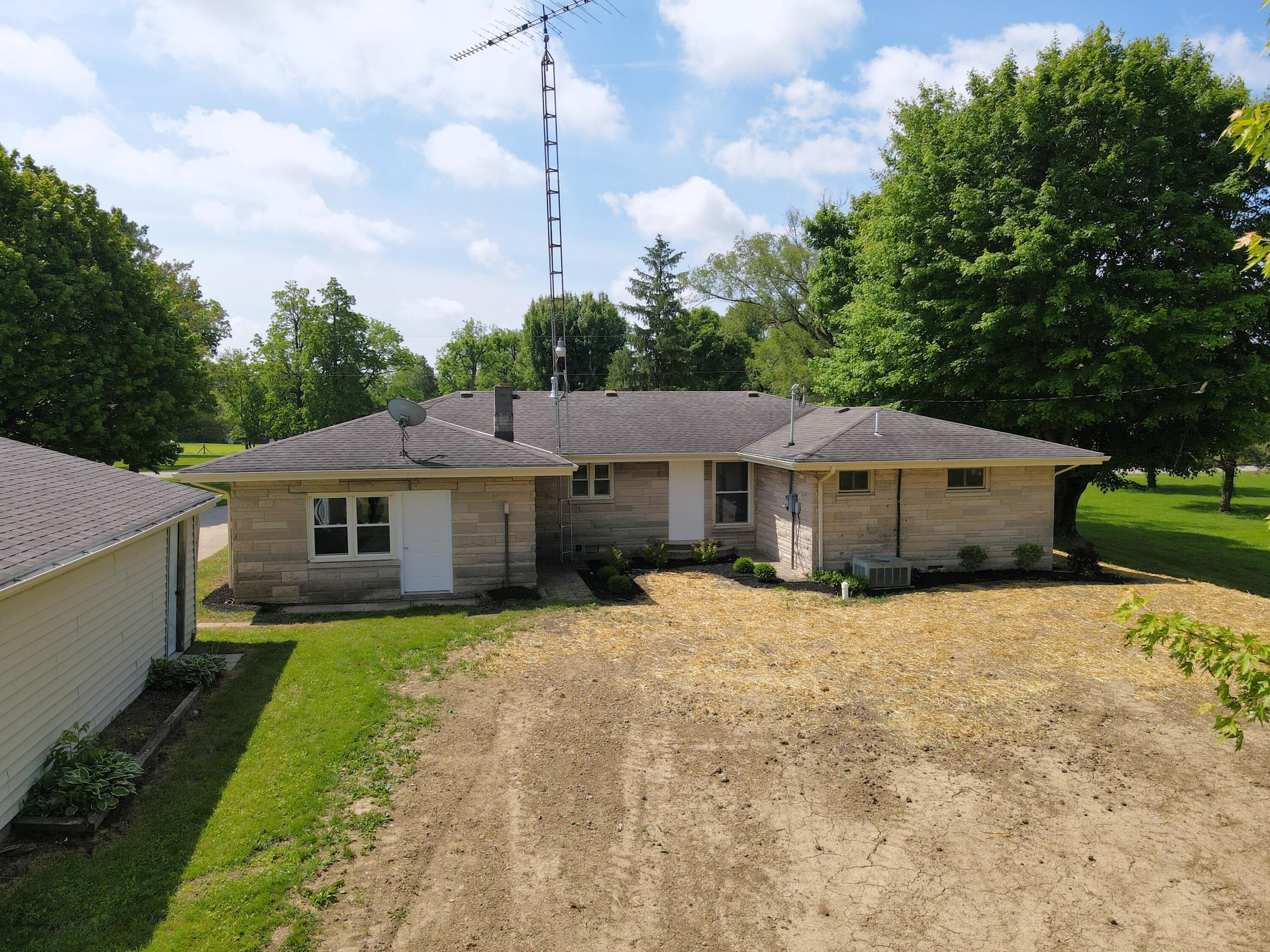 1430 Union City Pike, Winchester, Indiana 47394