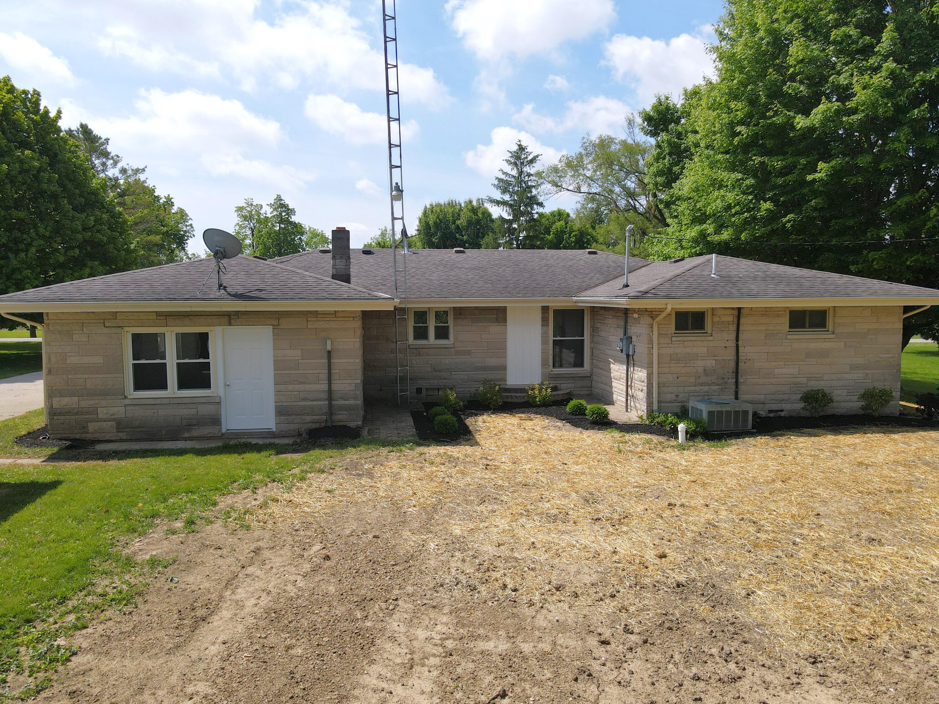 1430 Union City Pike, Winchester, Indiana 47394