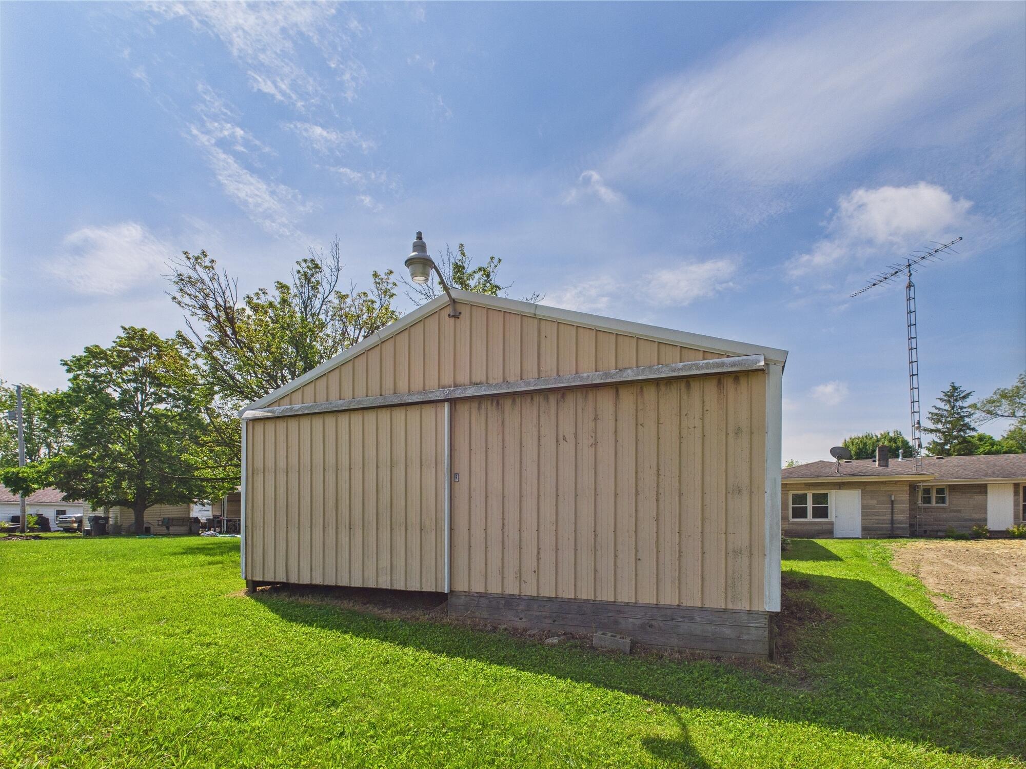 1430 Union City Pike, Winchester, Indiana 47394