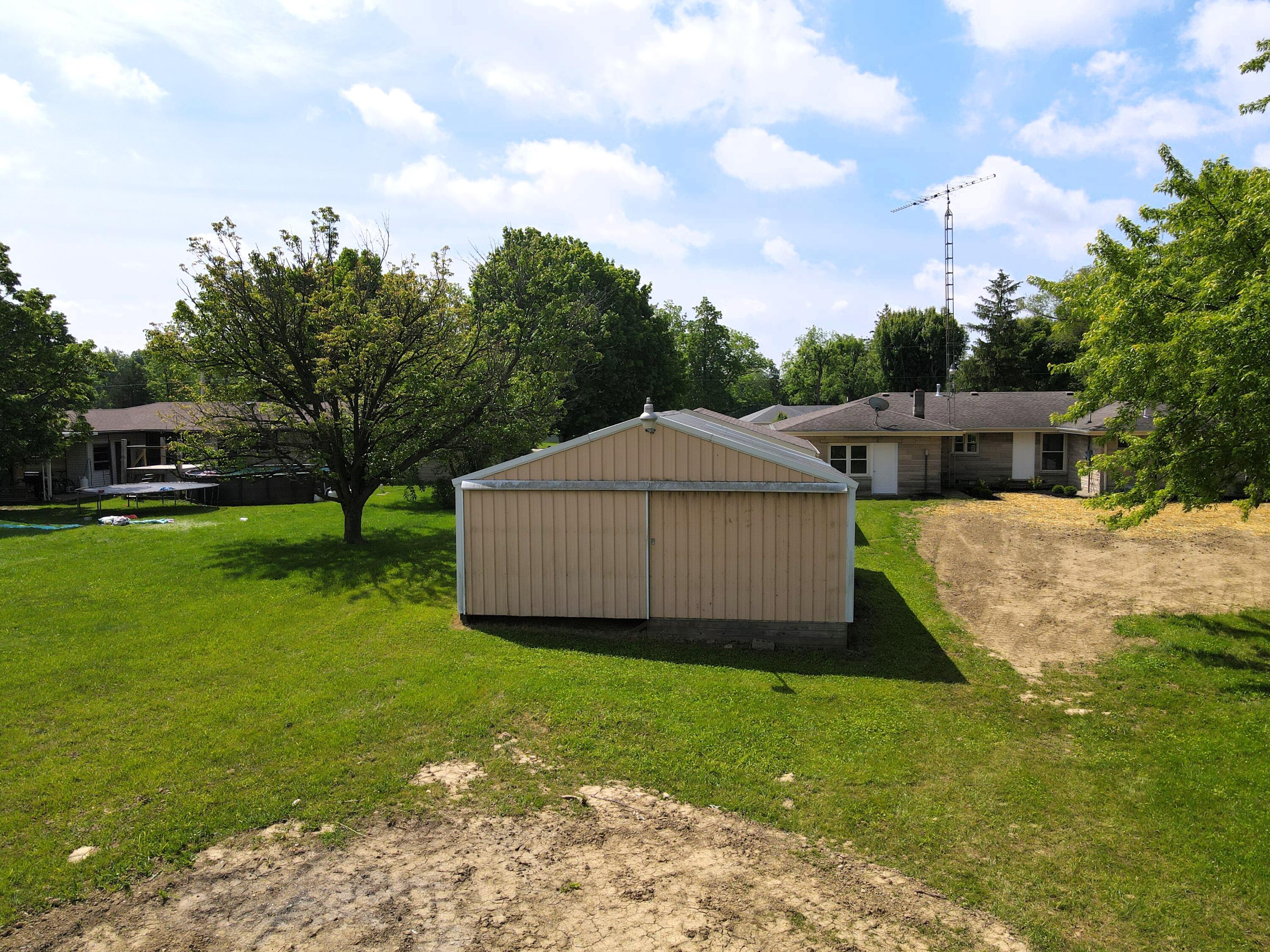 1430 Union City Pike, Winchester, Indiana 47394