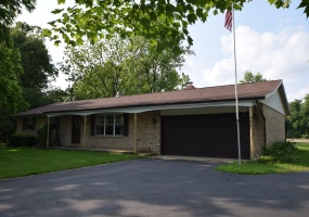 4035 Walnut Grove Circle, Urbana, Ohio 43078, 3 Bedrooms Bedrooms, ,2 BathroomsBathrooms,Residential,For Sale,Walnut Grove,1039259
