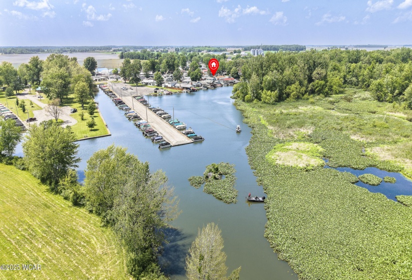 Close proximity to Blackhawk Park and boat ramp.l