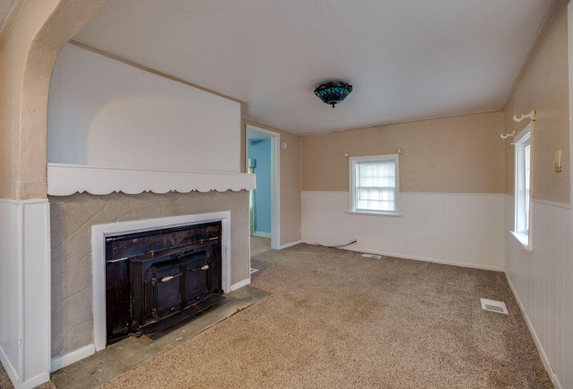 10-web-or-mls-6345-blackfoot-st