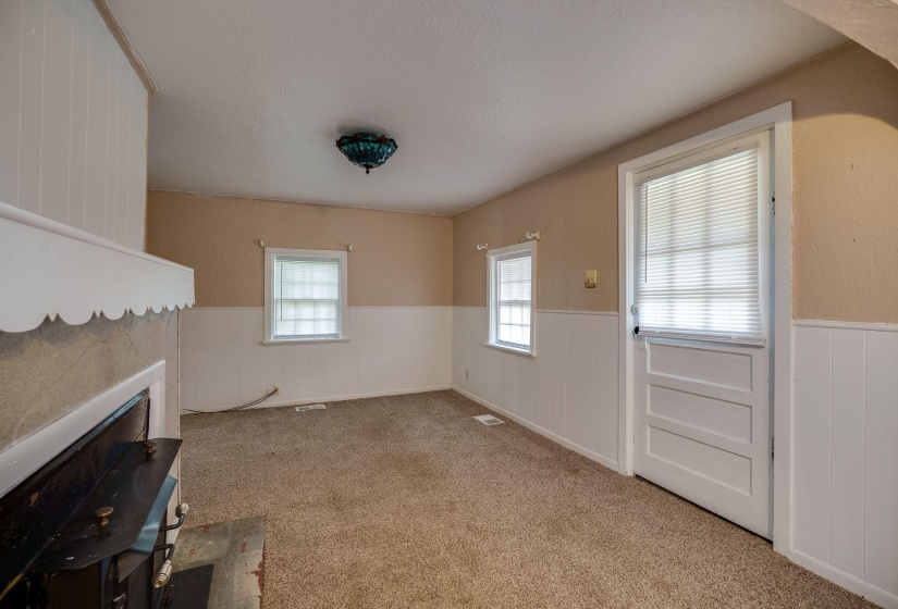 9-web-or-mls-6345-blackfoot-st