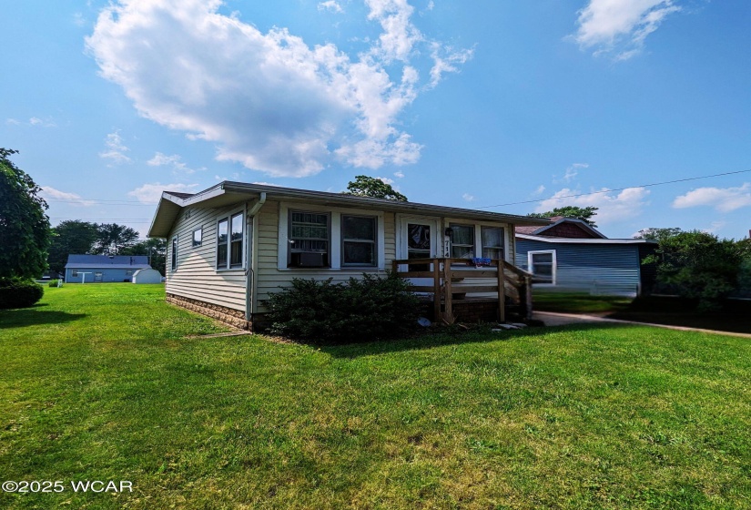 New roof in 2020. Vinyl siding is well-maintained and clean.