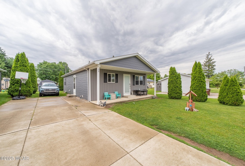 209 5th Avenue, Tiffin, Ohio, 3 Bedrooms Bedrooms, ,1 BathroomBathrooms,Residential,For Sale,5th,307318