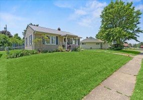 404 Lake Avenue, Bellefontaine, Ohio 43311, 2 Bedrooms Bedrooms, ,1 BathroomBathrooms,Residential,For Sale,Lake,1039296