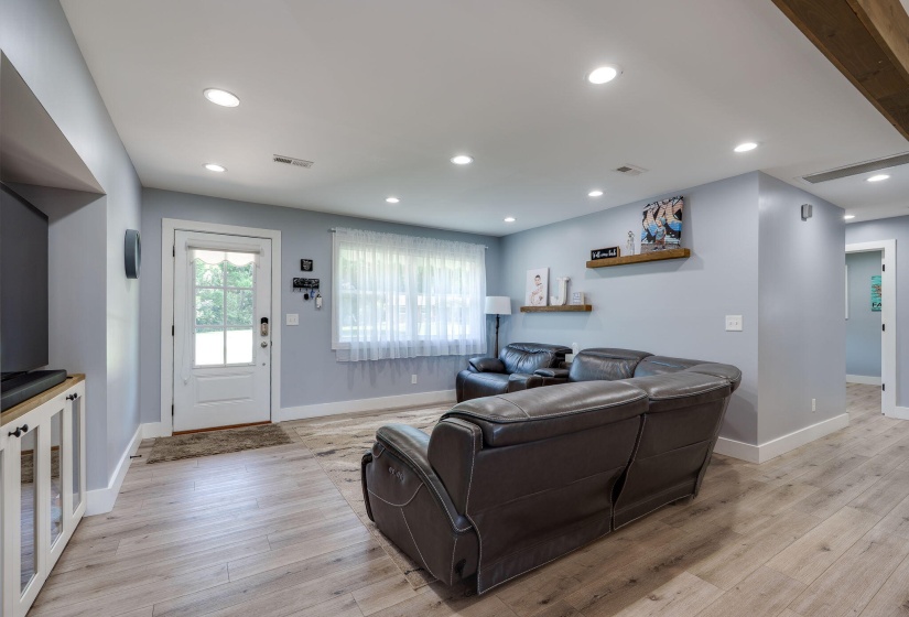 10-web-or-mls-660-blackfoot-trail