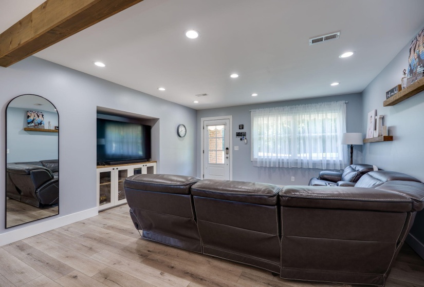 11-web-or-mls-660-blackfoot-trail