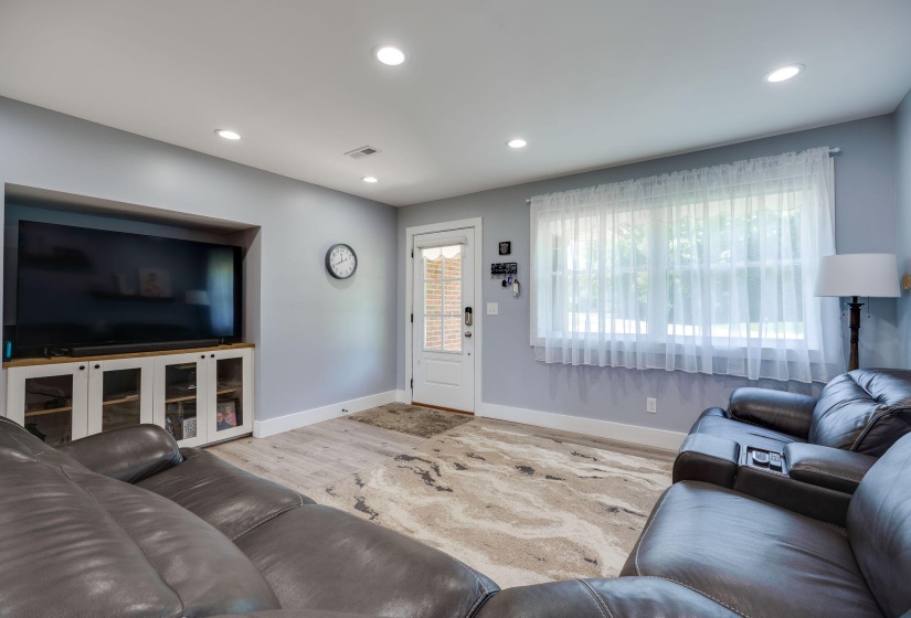 12-web-or-mls-660-blackfoot-trail