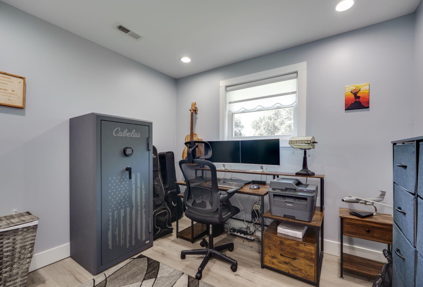 27-web-or-mls-660-blackfoot-trail