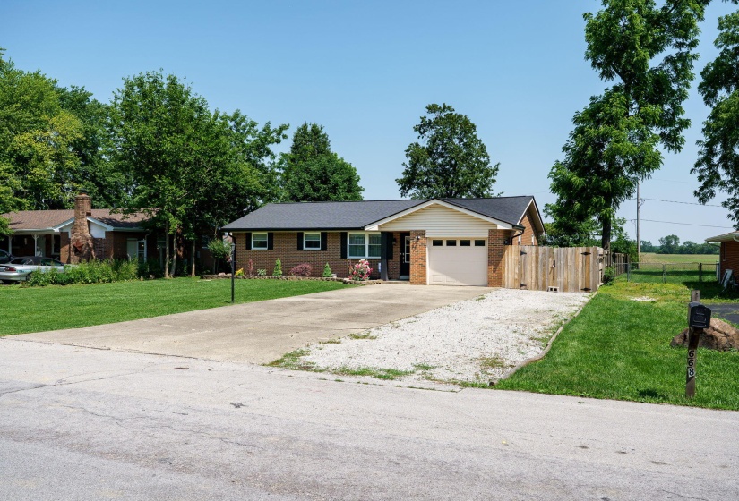 2-web-or-mls-660-blackfoot-trail