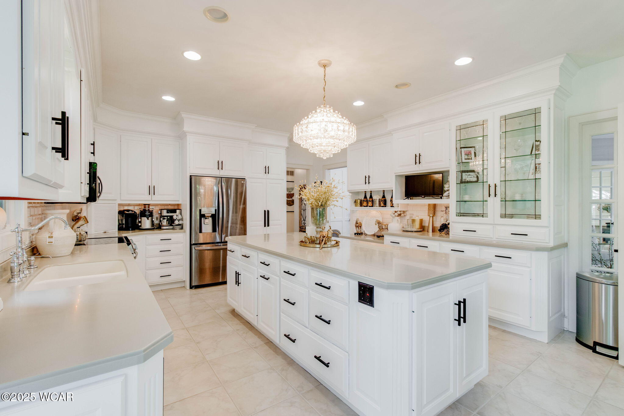 450 Snow Trail Drive, Findlay, Ohio