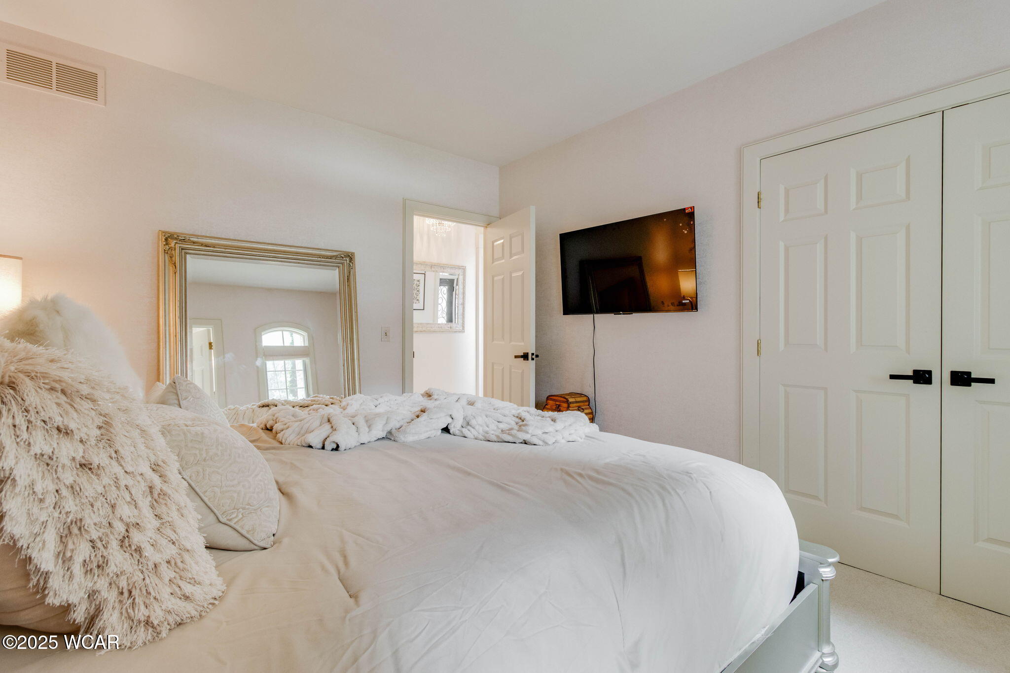 450 Snow Trail Drive, Findlay, Ohio