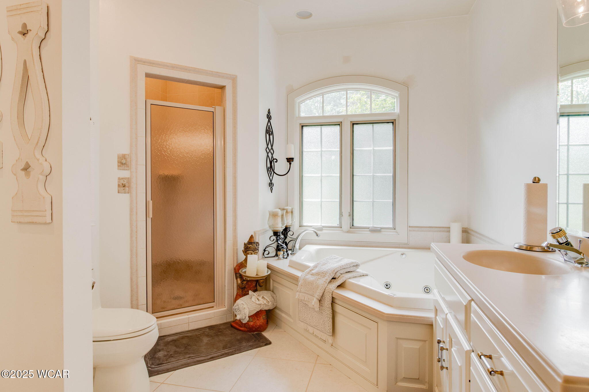 450 Snow Trail Drive, Findlay, Ohio