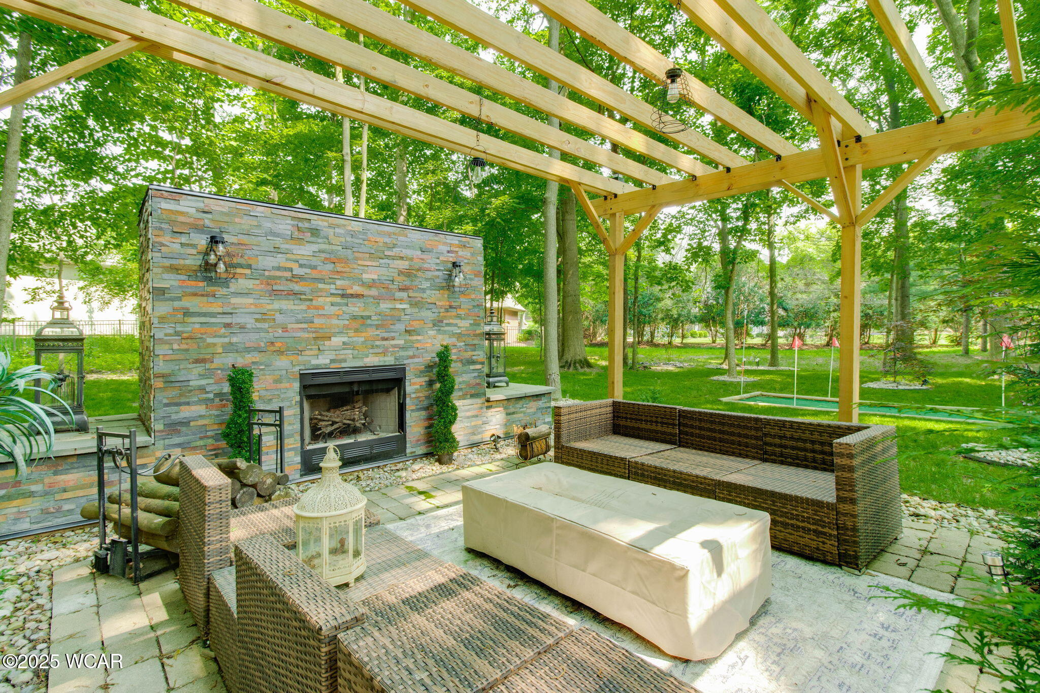450 Snow Trail Drive, Findlay, Ohio