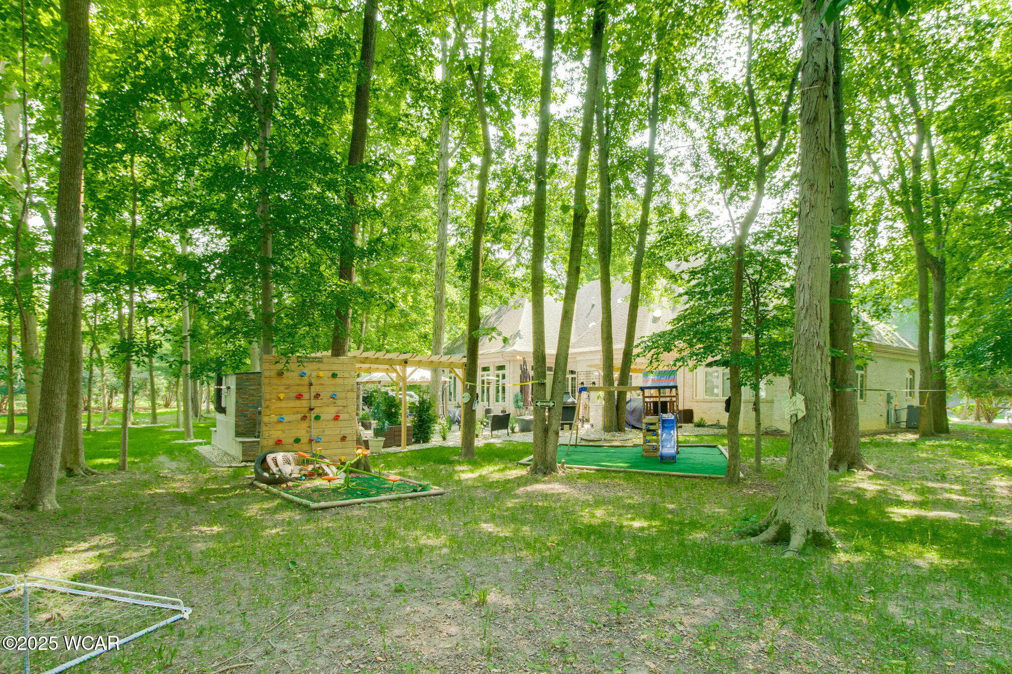 450 Snow Trail Drive, Findlay, Ohio