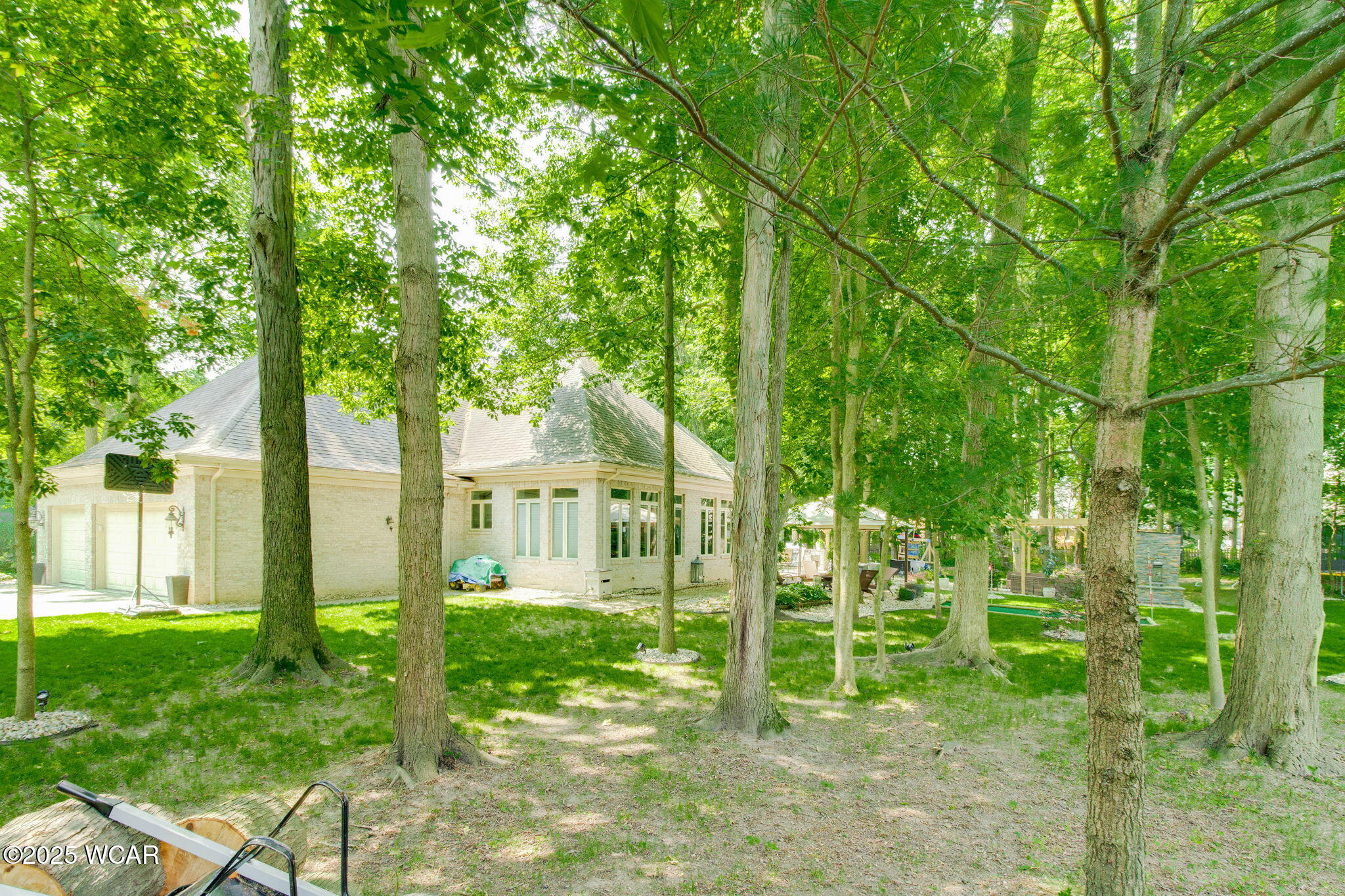 450 Snow Trail Drive, Findlay, Ohio