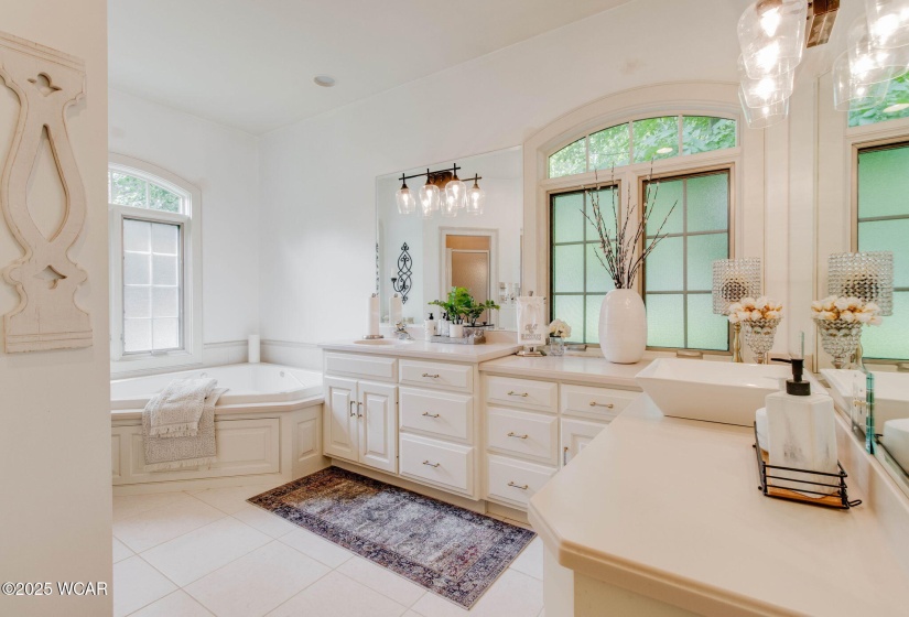 450 Snow Trail Drive, Findlay, Ohio, 3 Bedrooms Bedrooms, ,3 BathroomsBathrooms,Residential,For Sale,Snow Trail,307371