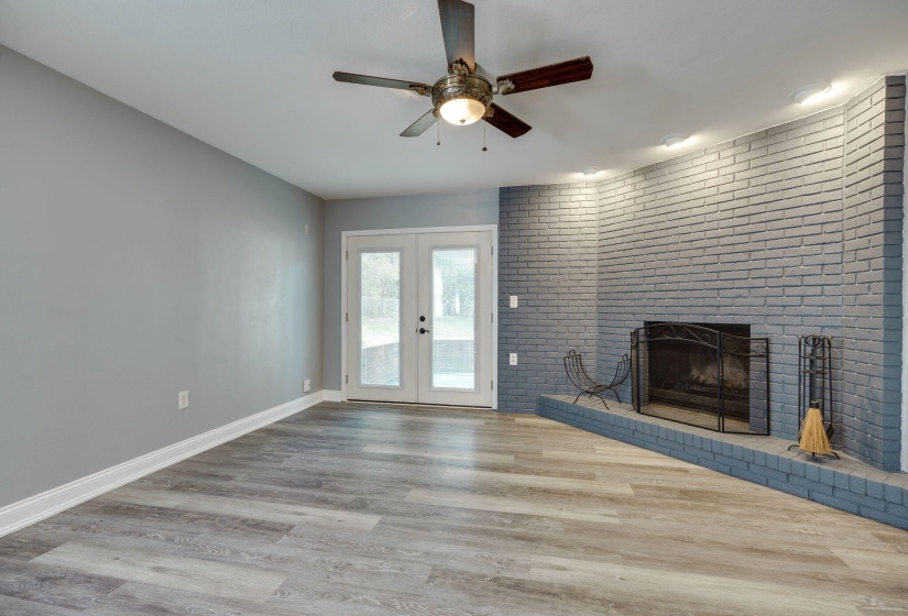 12-web-or-mls-4029-lyndell-dr