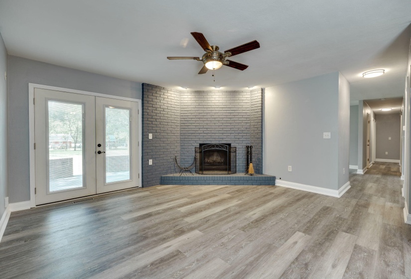 13-web-or-mls-4029-lyndell-dr