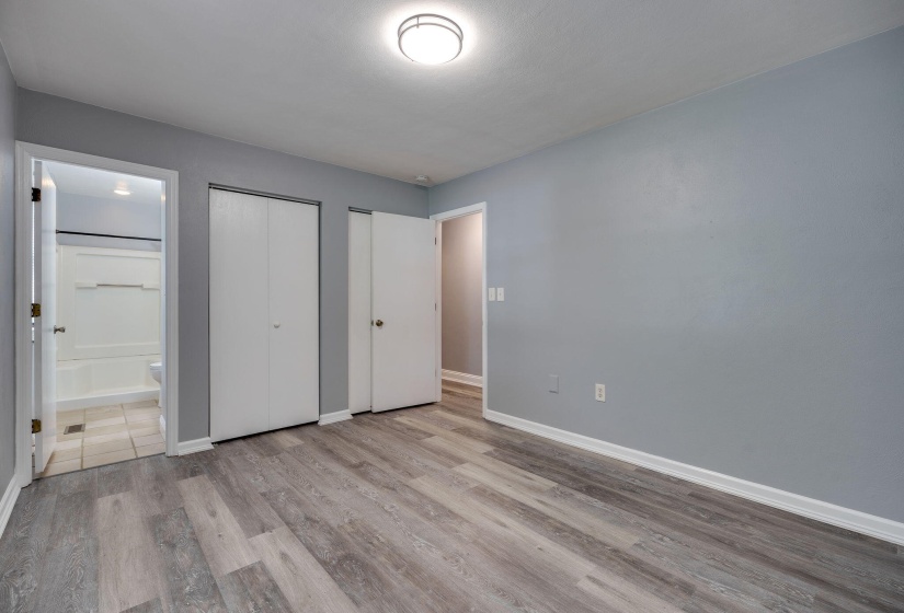 24-web-or-mls-4029-lyndell-dr