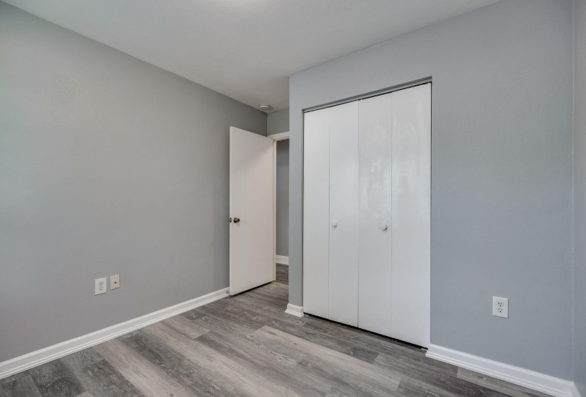 27-web-or-mls-4029-lyndell-dr