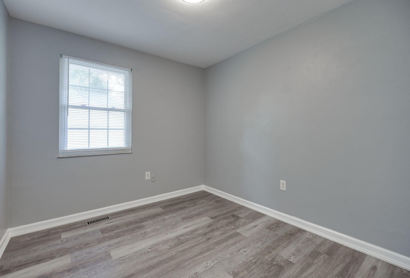 28-web-or-mls-4029-lyndell-dr