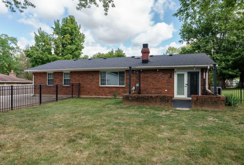 39-web-or-mls-4029-lyndell-dr