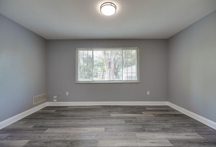 8-web-or-mls-4029-lyndell-dr