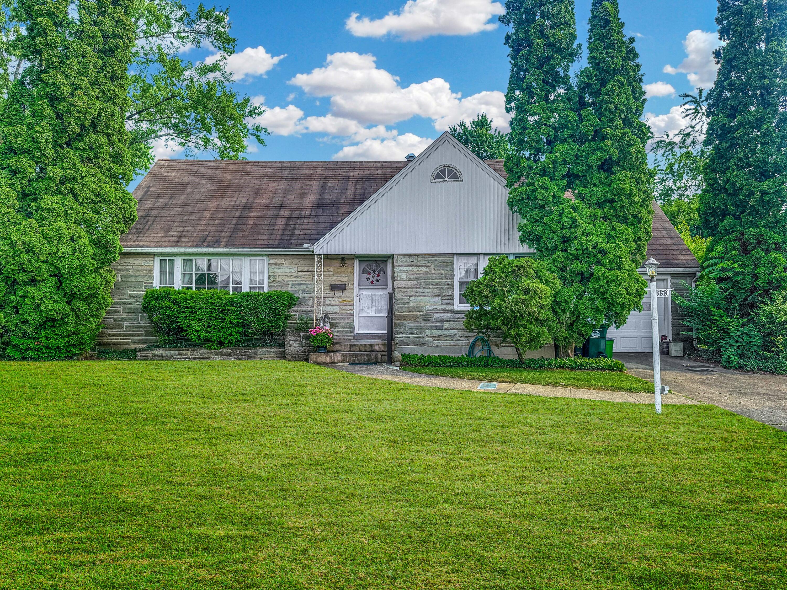 853 Amherst Drive, Urbana, Ohio 43078