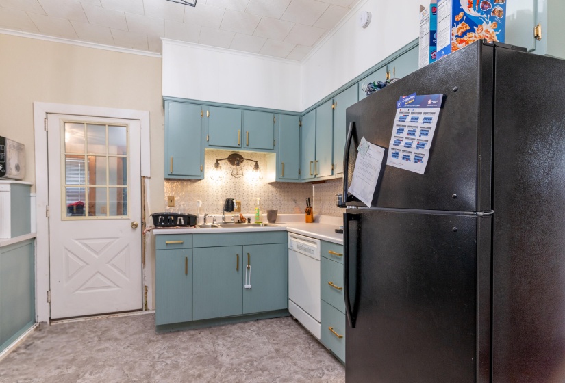 330 S WALNUT, SIDNEY-11
