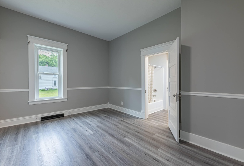 518 E Main-10