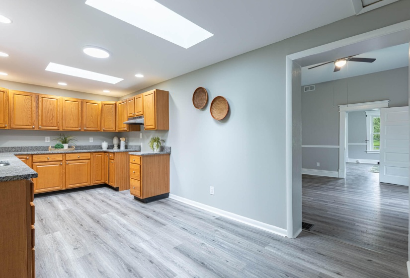 518 E Main-18