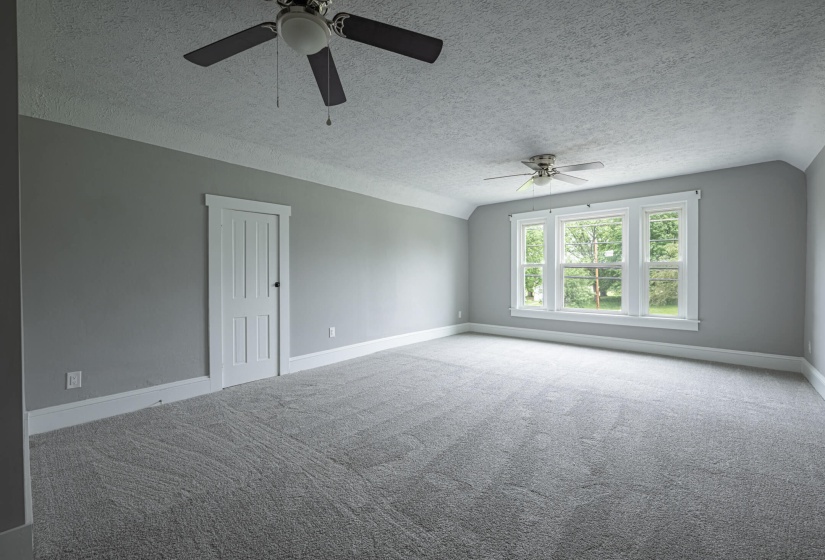 518 E Main-23