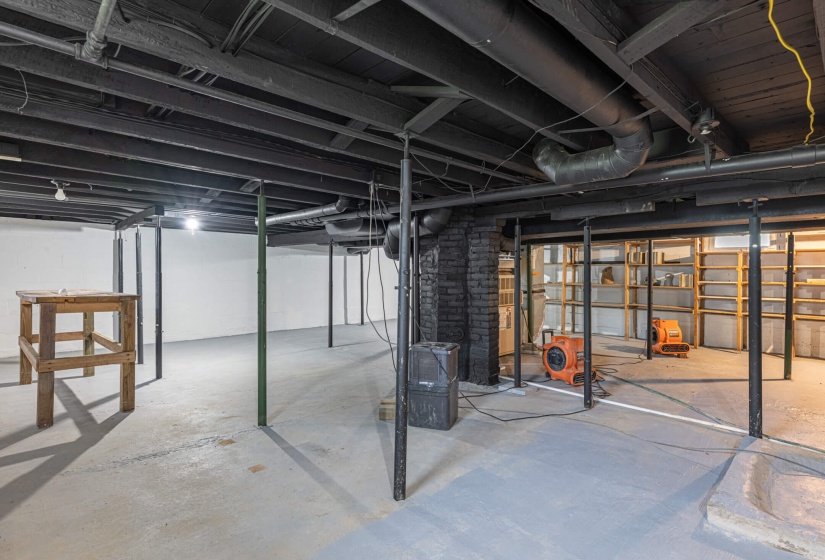 518 E Main-25
