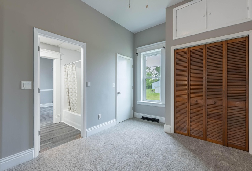 518 E Main-5