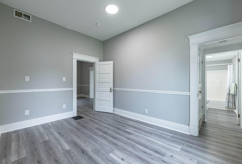 518 E Main-9