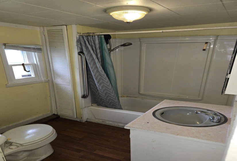 Bathroom 1st. floor
