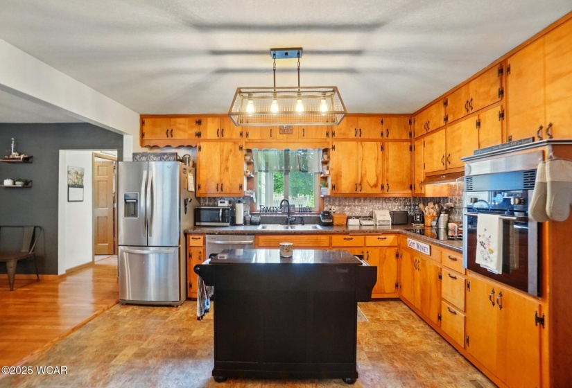 402 Grand Avenue, Ada, Ohio, 3 Bedrooms Bedrooms, ,2 BathroomsBathrooms,Residential,For Sale,Grand,307250